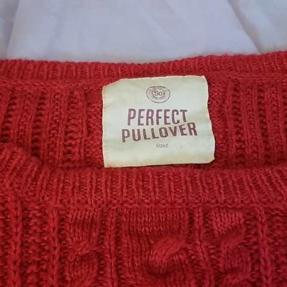 Women's Cherry Red Cable-Knit Lightweight Sweater - Picture 3 of 4